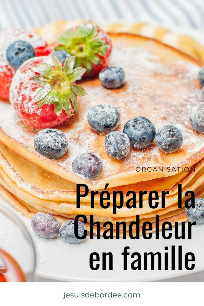 préparer des crêpes en famille