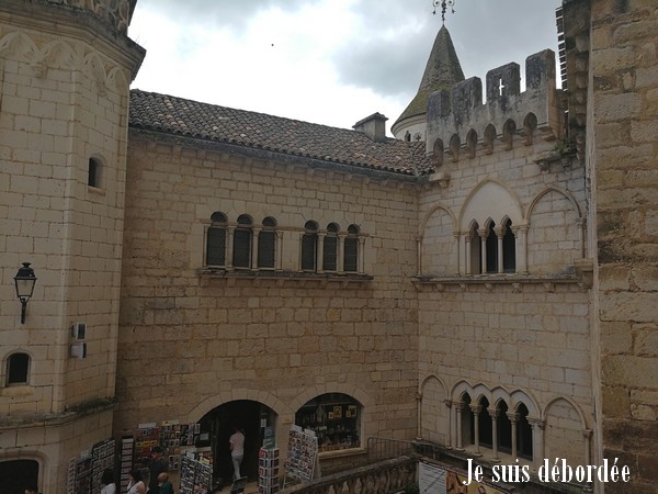 esplanade du sanctuaire rocamadour