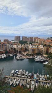 Vue sur le port de Fontvieille