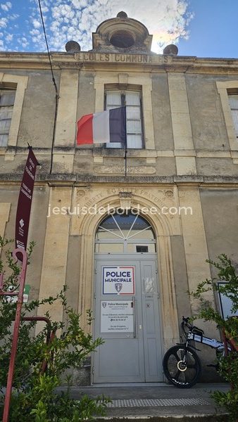 Saint Laurent d Aigouze ecoles communales police